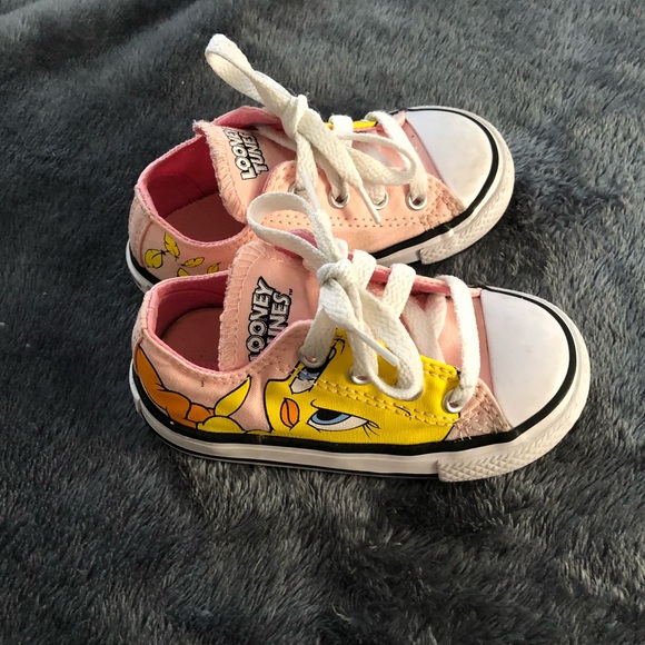 tweety bird converse shoes